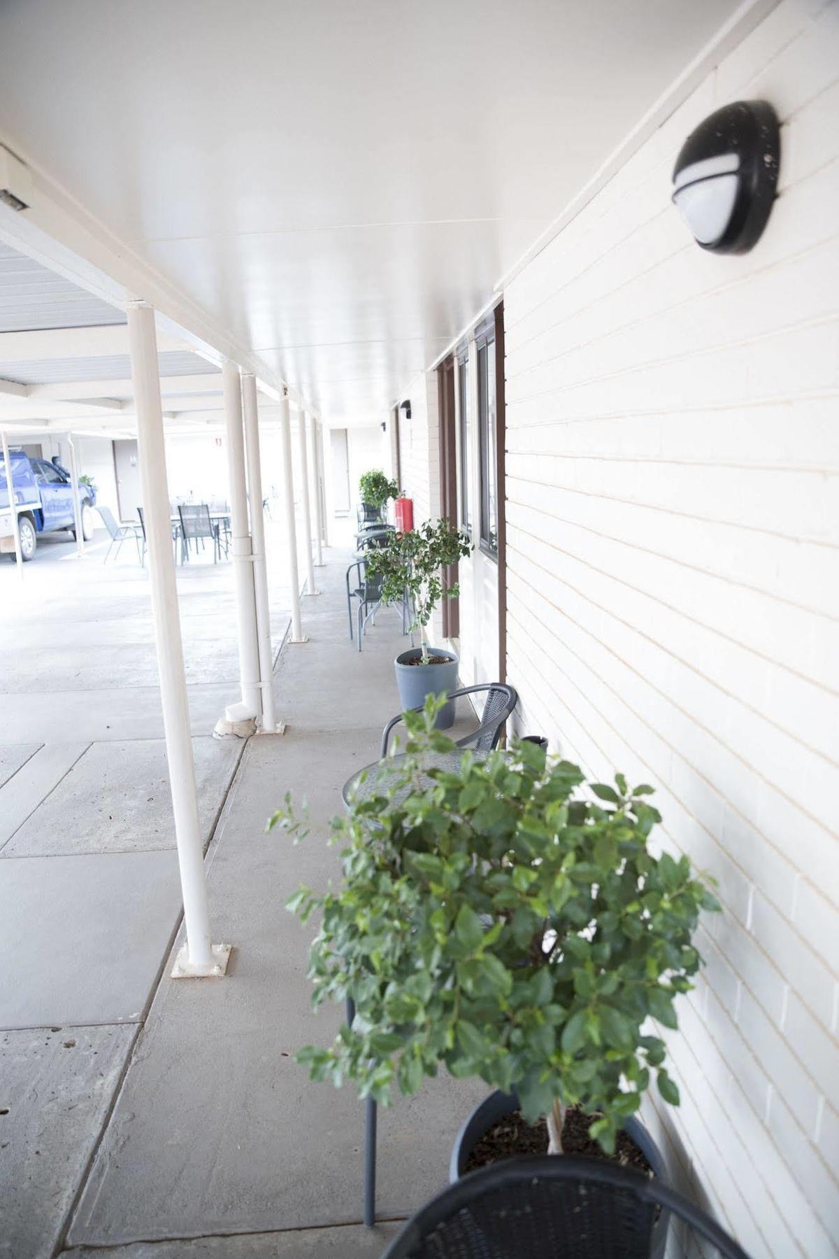 Charleville Motel Экстерьер фото