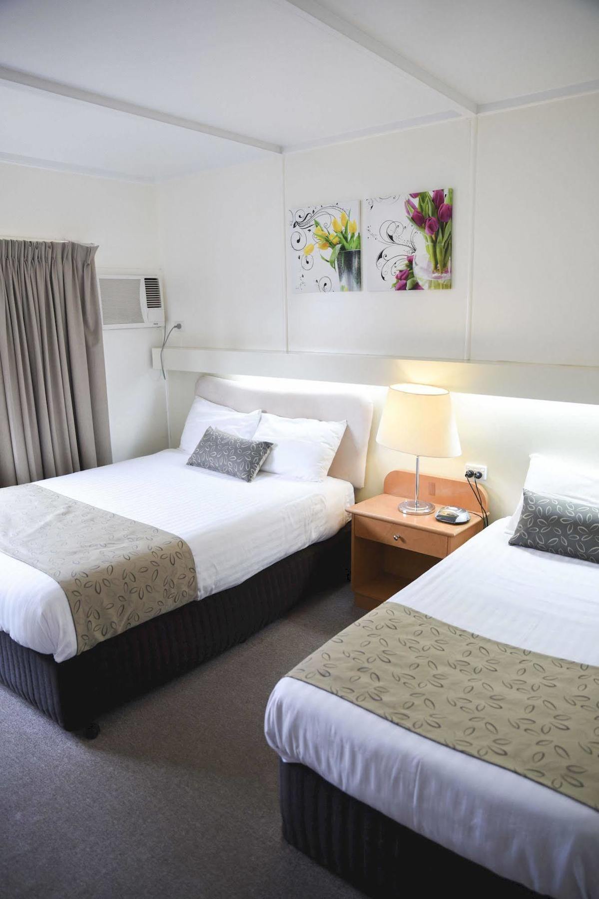 Charleville Motel Экстерьер фото