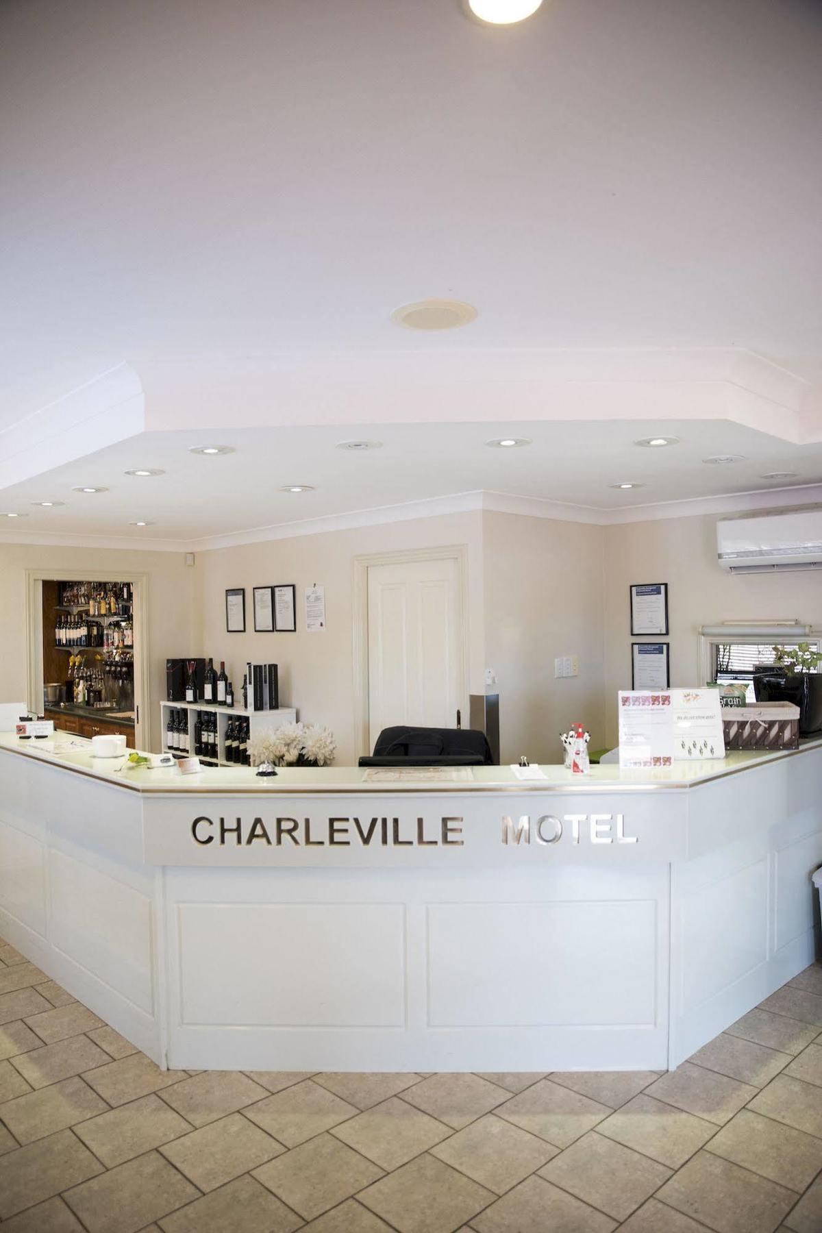 Charleville Motel Экстерьер фото